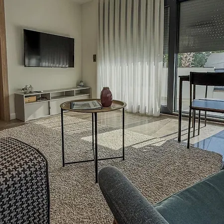 Leos Apartments 3 With Balcony * Side