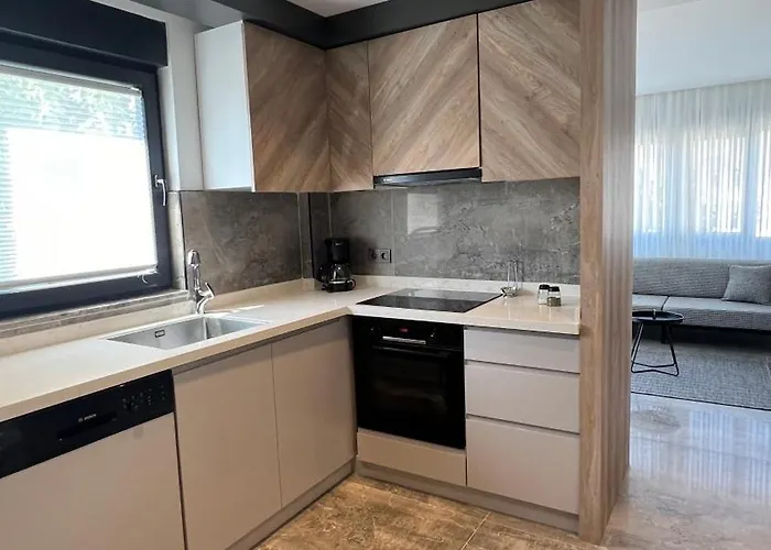 Leos Apart3 Apartment